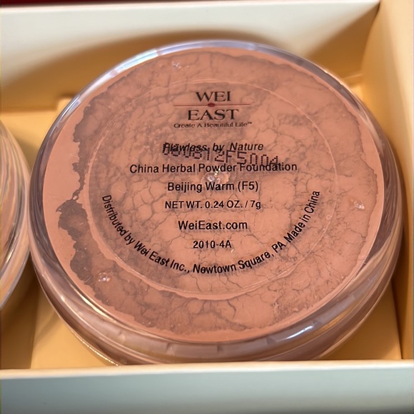 Wei East Flawless by Nature Enriched Herbal Foundation Set - Picture 4 of 6